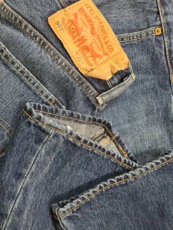 Vintage Levis 501 Jeans Dunkelblau W31 L34 7 Vintage Levis 501 Jeans Dunkelblau W31 L34 -Pierre Cardin Geschaft 20210322 193808 1200x1200