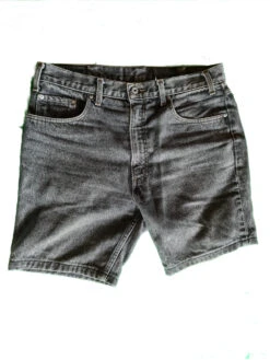 Levis Hose Kurz S-M -Pierre Cardin Geschaft 20210608 095554Kopie 1200x1200