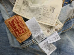 Levis 501 Jeans Hellblau W32 L30 -Pierre Cardin Geschaft 20210809 140745 1200x1200