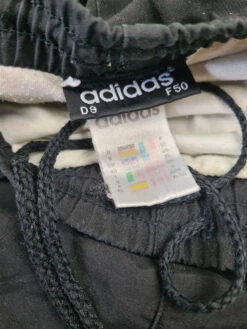 Vintage Adidas Shorts Schwarz Blau XL -Pierre Cardin Geschaft 20220531 112946 1200x1200