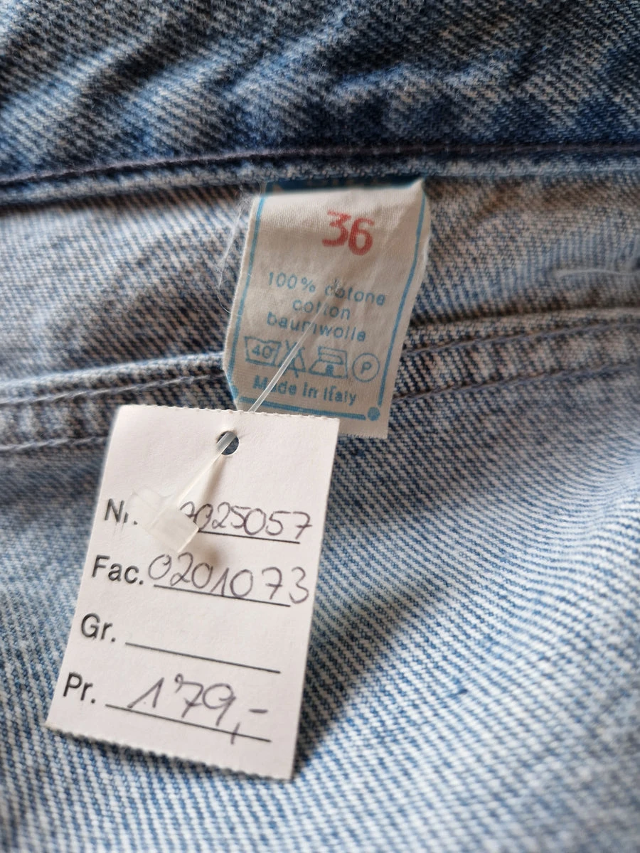 Vintage Designer Mom Jeans Bestickt High Waist Light Washed Denim Deadstock 36 4 Vintage Designer Mom Jeans Bestickt High Waist Light Washed Denim Deadstock 36 – Bild 3