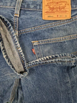 Vintage Levis Jeans 501 Made In USA Hellblau W30 L36 -Pierre Cardin Geschaft 20221023 003438 1200x1200