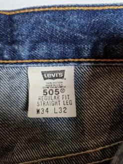 Rare! Vintage Levis Jeans 550 Regular Fit Straight Leg Made In USA Dunkelblau W34 L32 -Pierre Cardin Geschaft 20221110 171812 1200x1200